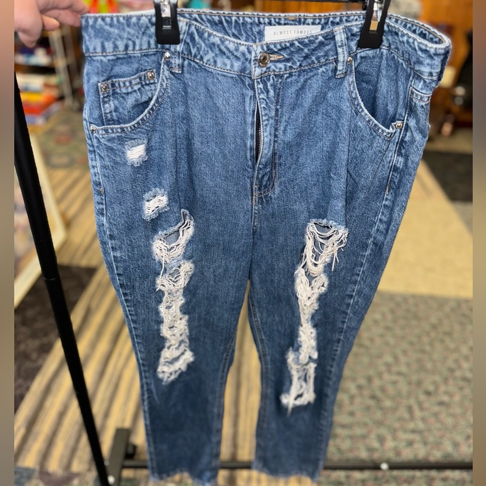Almost Famous Women’s Jeans Size 13